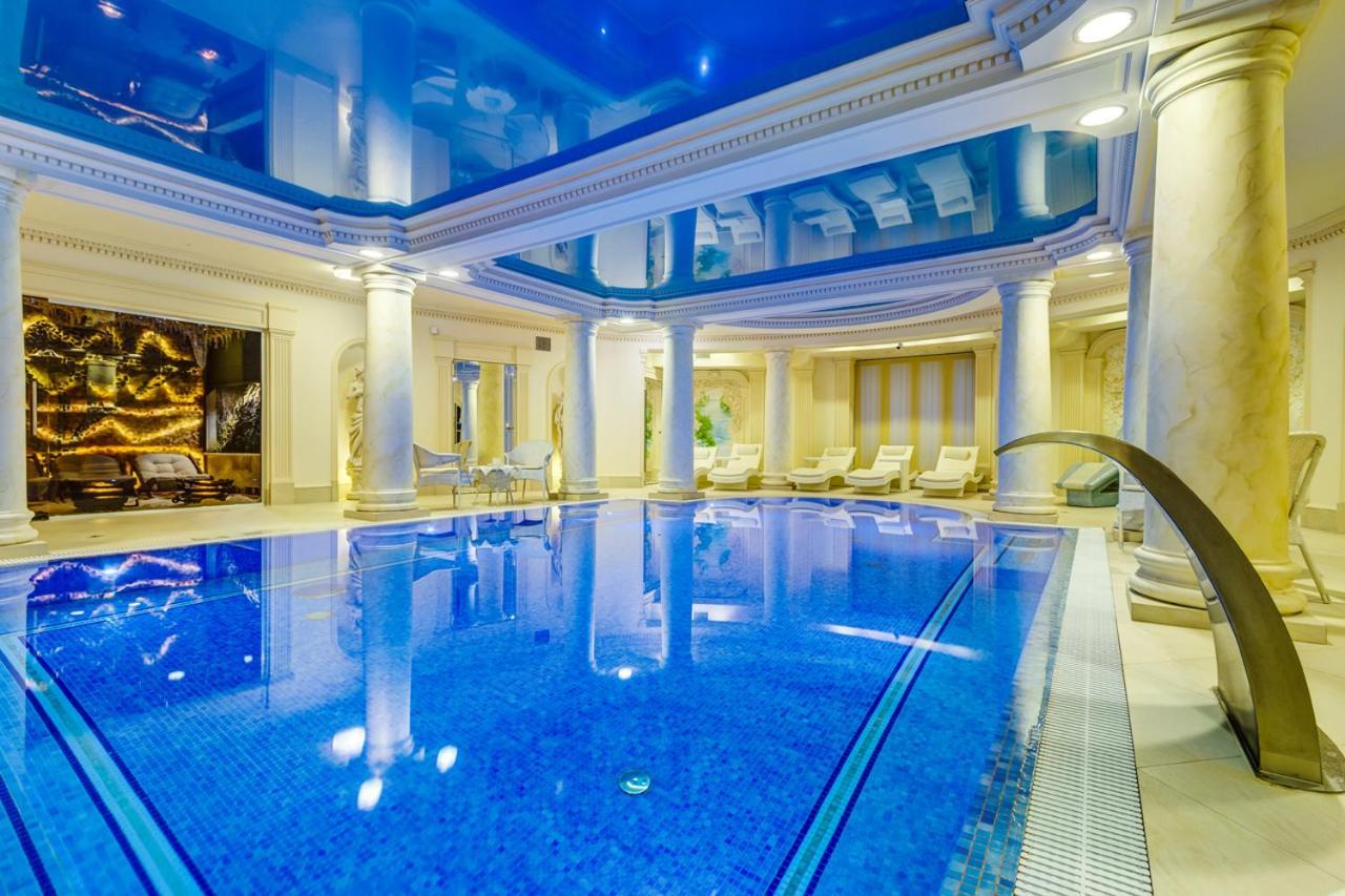 Palacyk Otrebusy Business & Spa Eksteriør billede