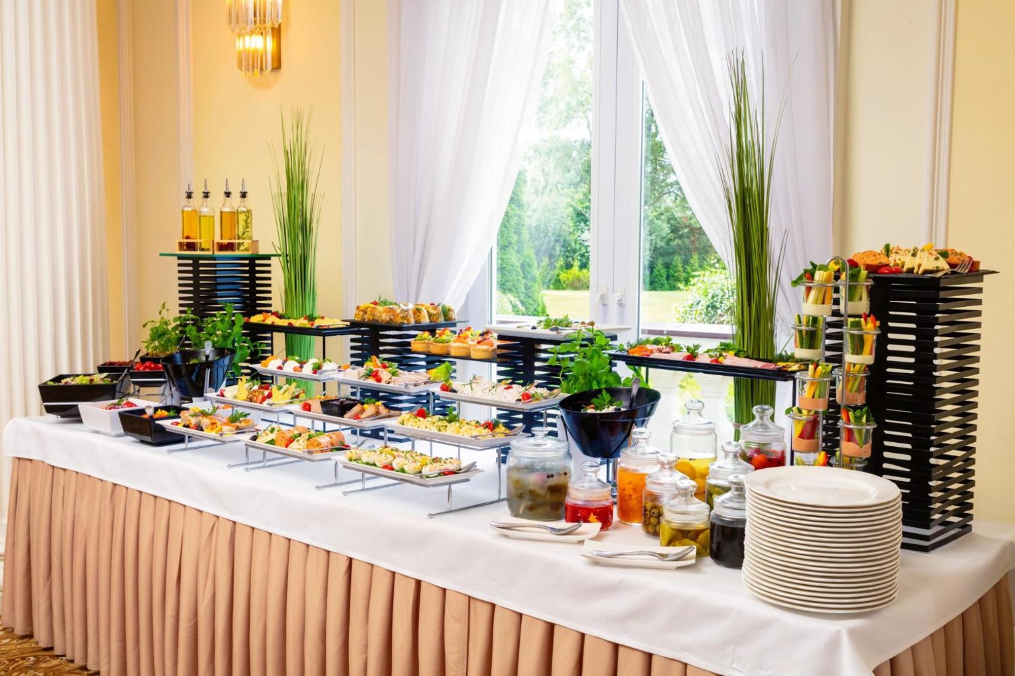 Palacyk Otrebusy Business & Spa Eksteriør billede